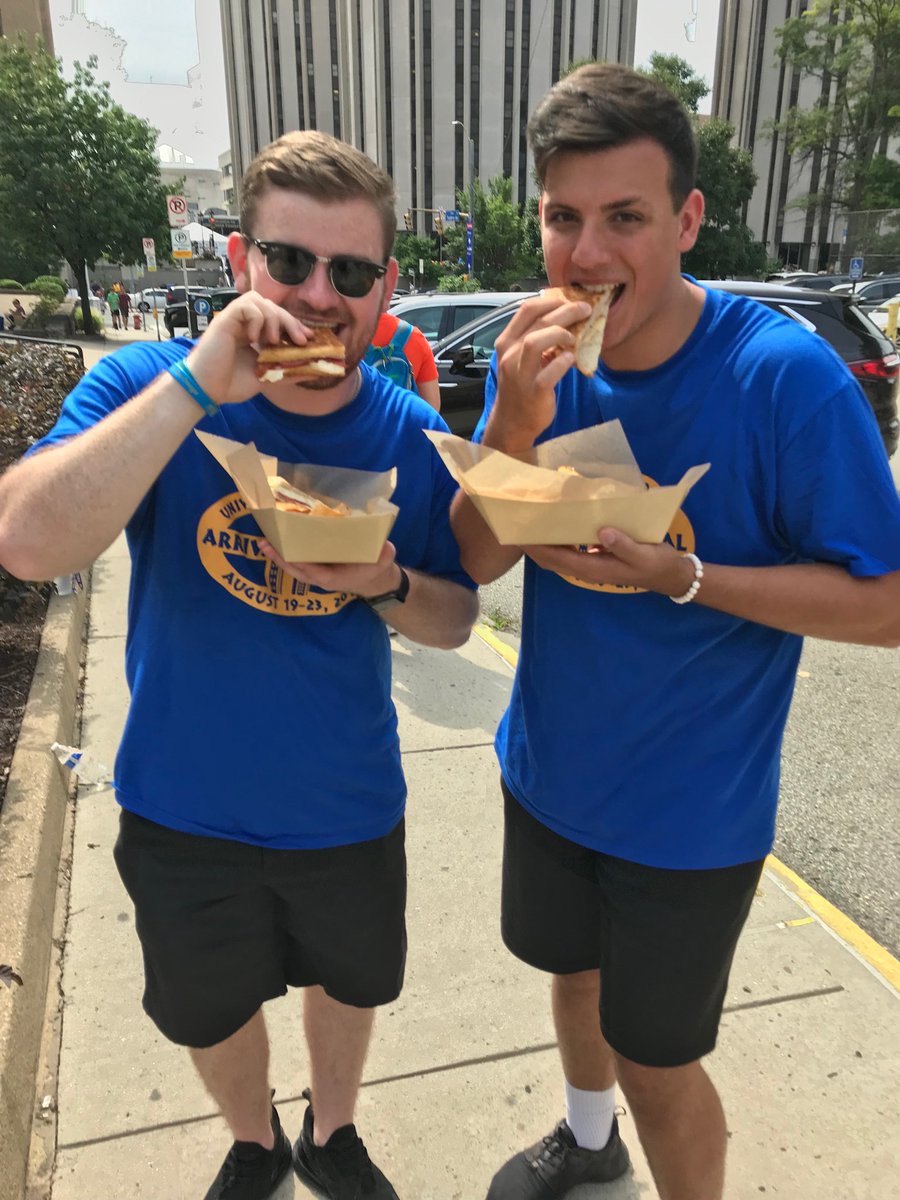 SDXFieldMktg's tweet photo. Hungry from your move? Enjoy a Friday Night on Tuesday! The food truck is at the UClub today ⁦@PittDining⁩ #pittdining #foodtruck #pittfoodies https://t.co/pJYgjLpUdZ
