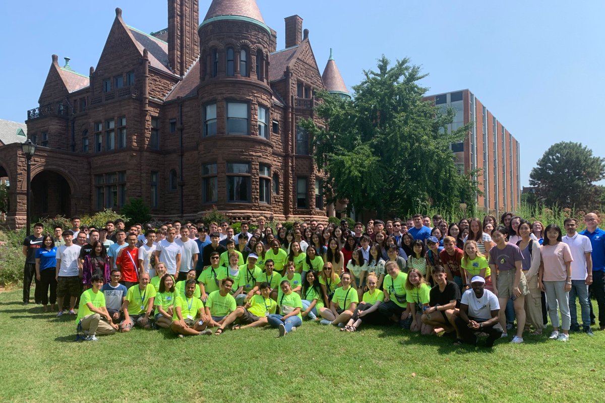 INTOSLU's tweet photo. The new #international students at #SLU have arrived! We're so happy that you're home! Enjoy the rest of orientation week! #INTOSLU #collegelife #studyabroad #GoSLU #GoBillikens https://t.co/jOxztEZK0v