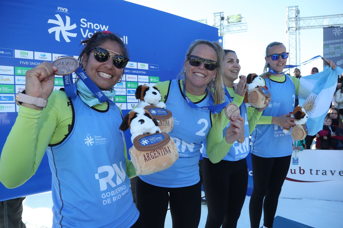 hub_travel's tweet photo. El Snow Volleyball Bariloche 2019 fue una fiesta! Compartimos con vos algunas imágenes de lo que fue esta maravillosa competencia en la nieve, presentada por primera vez en el Hemisferio Norte.
#SnowVolleyballBariloche2019 https://t.co/jWyFM6jWyQ