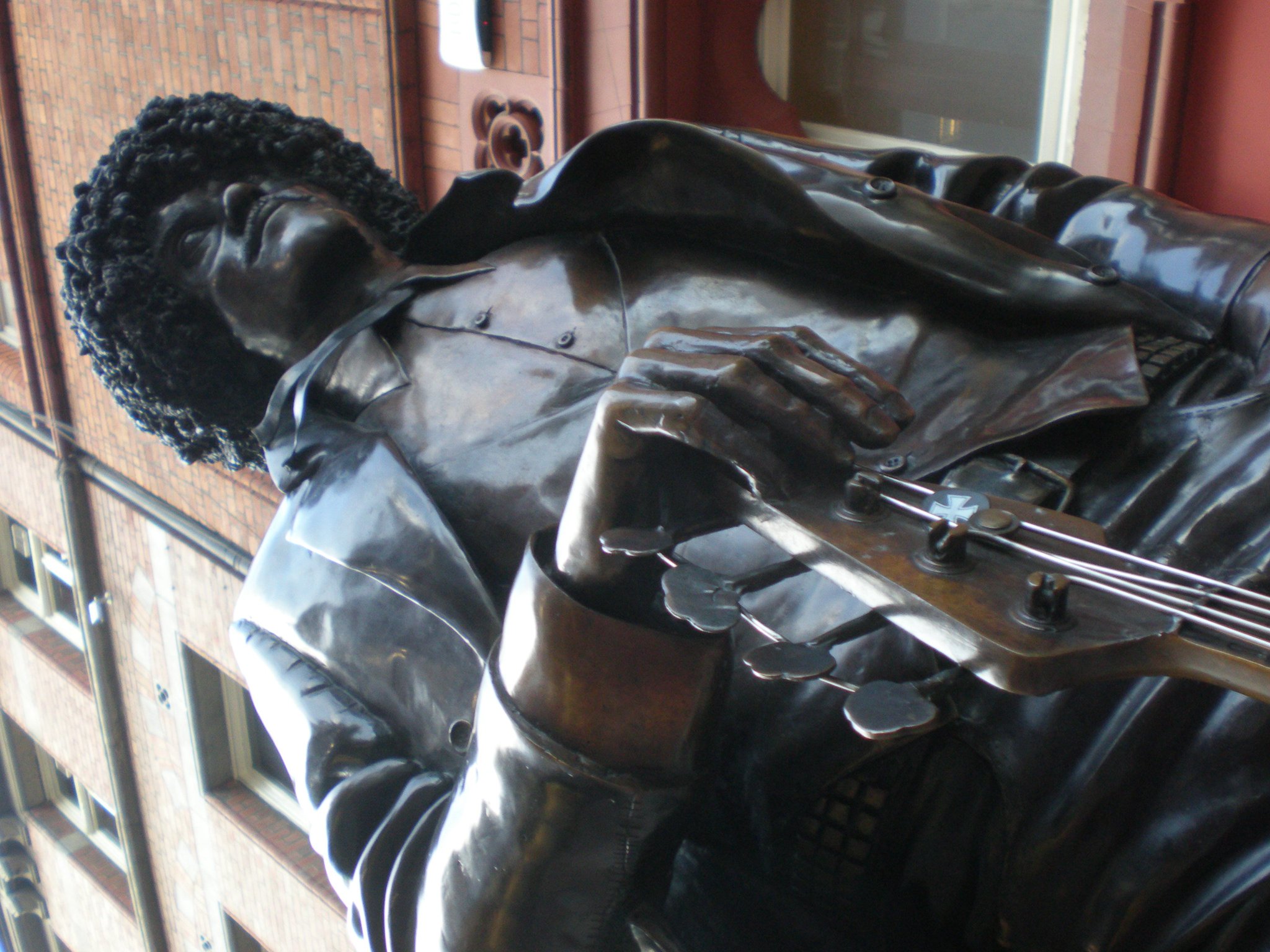 Happy BirthDay Phil Lynott! Phil stands on Harry St. just off Grafton St., in Dublin City/ An Lar 