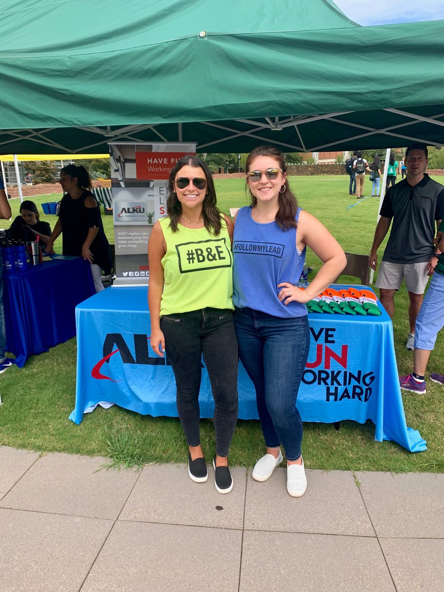 LifeAtALKU's tweet photo. The #ALKrew is at the @unccharlotte Plaza Party! Stop by to learn how we #HaveFunWorkingHard and more about our local internship & FT opportunities! We can't wait to meet you (& play some corn hole w you!) #49ers https://t.co/0cAa6K2Qi1
