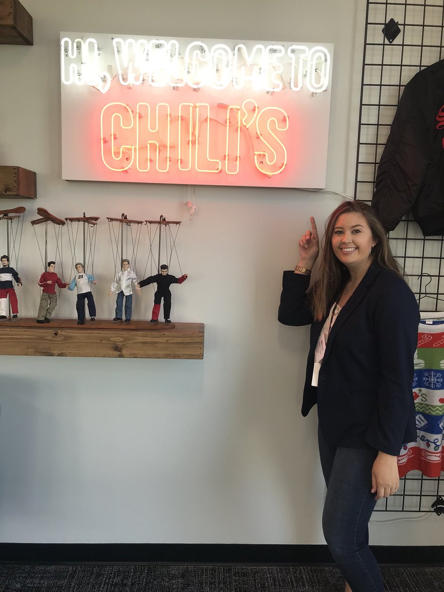 BreauxBailey's tweet photo. 1st time at the corporate office in Dallas!!! #ChilisConference #ChilisLove #emerge https://t.co/et925a19Ps