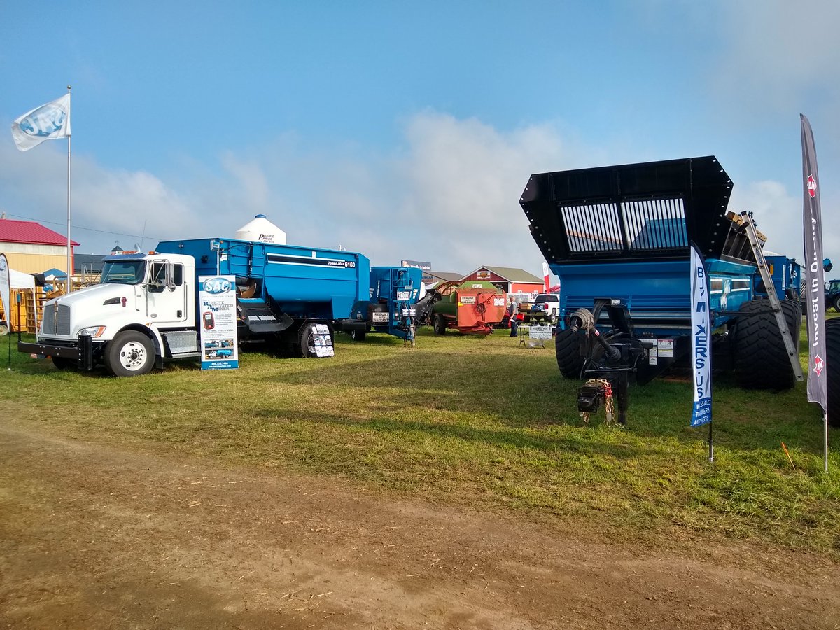 timstetson877's tweet photo. If your in the area of Mitchell SD, stop by we are in booth # 640. #SAC   #buymixers #Dakotafest #Kenworth #alwayschooseblue https://t.co/RHaWLW8D61