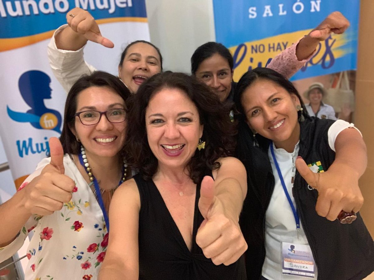 crepic's tweet photo. Nuestro equipo @crepic lideró y coordinó una vez más el componente académico y rueda de Negocios del #ForoMundoMujer2019 en su cuarta versión, al que asistieron mujeres emprendedoras de 7 Departamentos. Evento de @FunMundoMujer que se realizó en Popayán CO en la #CasaDeLaMoneda https://t.co/0DT9jqCcXl