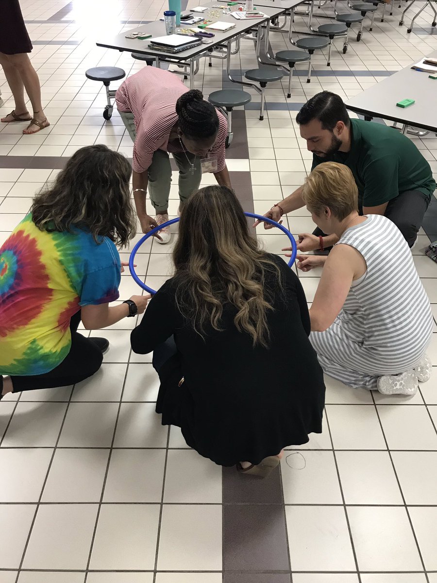 MPagano_24's tweet photo. Enjoying some fun activities from our new BI! Great Job Mrs. Bailey!! #GoFrazierGators https://t.co/ugbEdHkxhb