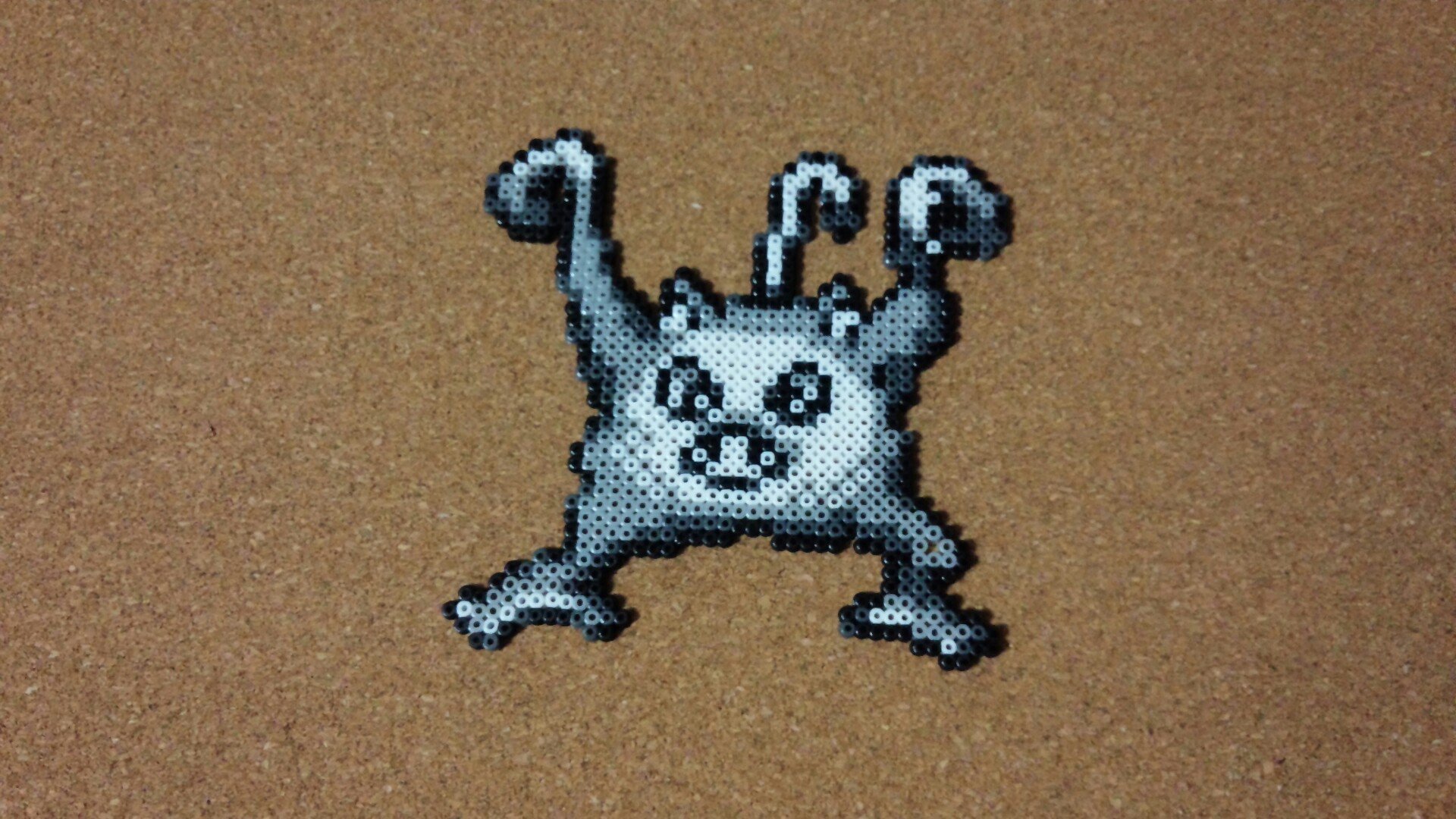 ポケモンアイロンビーズ けい 今日は休みだったので沢山作りました V 初代 のエリートトレーナー 女 スキンヘッド 赤緑バージョンのマンキー メタモンを作ってみました ー ポケモン アイロンビーズ レトロゲーム Pokemon T Co