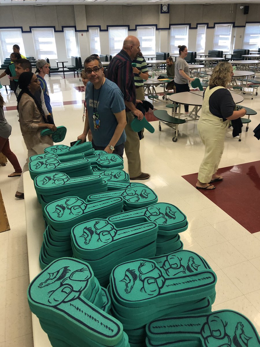 GARNERyourGRIT's tweet photo. What a morning! Four schools under one roof, breakfast, @drphilcampbell setting the place on fire, school wide escape room and more! Let’s rock this year 🤟 #OneFamily @soco_principal @socohs @Region4FCPS https://t.co/sBK77RtwGx