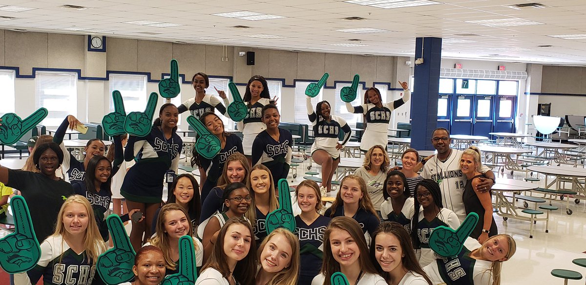 GARNERyourGRIT's tweet photo. What a morning! Four schools under one roof, breakfast, @drphilcampbell setting the place on fire, school wide escape room and more! Let’s rock this year 🤟 #OneFamily @soco_principal @socohs @Region4FCPS https://t.co/sBK77RtwGx