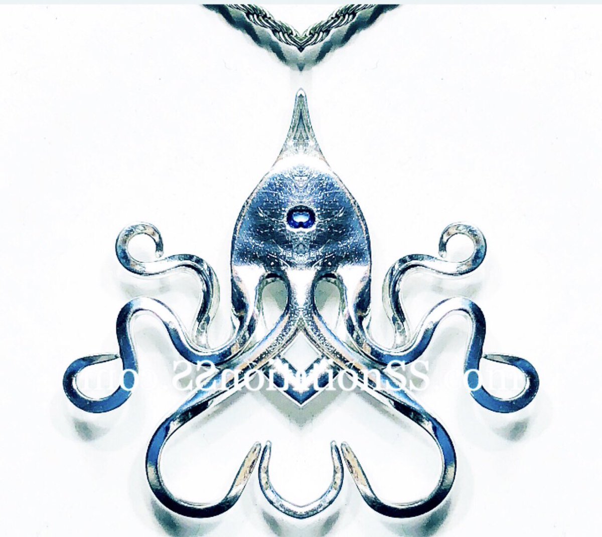 FlatcreationSS's tweet photo. This happened with a filterโผ๏ธ SO I think I have to try and make it ๐ What do you think?? #flatwarecreationss #forktopus #newideas #inspiration #octopus #octopuspendant https://t.co/vuwx6sscPn