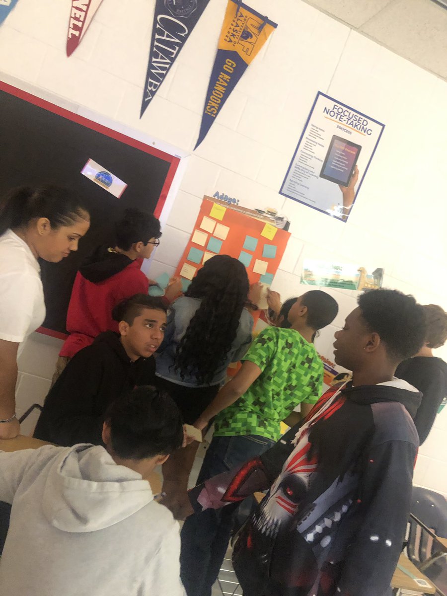 MrCamTeach's tweet photo. AVID II Centennial students using the List, Group, and Label strategy to identify ways and times to use Focused Notes and Mental Notes for educational and personal use. #ThisIsHowWeAVID @FultonCoSchools @NewboldEDU @nikkoleflowers1 @angelaparhamfcs https://t.co/VeclvhoRbN