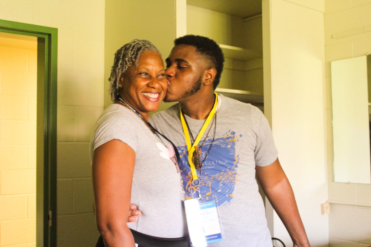 IthacaCollege's tweet photo. βIβm going to miss my momβs cooking, especially her rice and peas with turkey!β
-Andrew Martin, Bronx, NY
What will you miss most about home? #ICMoveIn https://t.co/JrhDe8AlTG