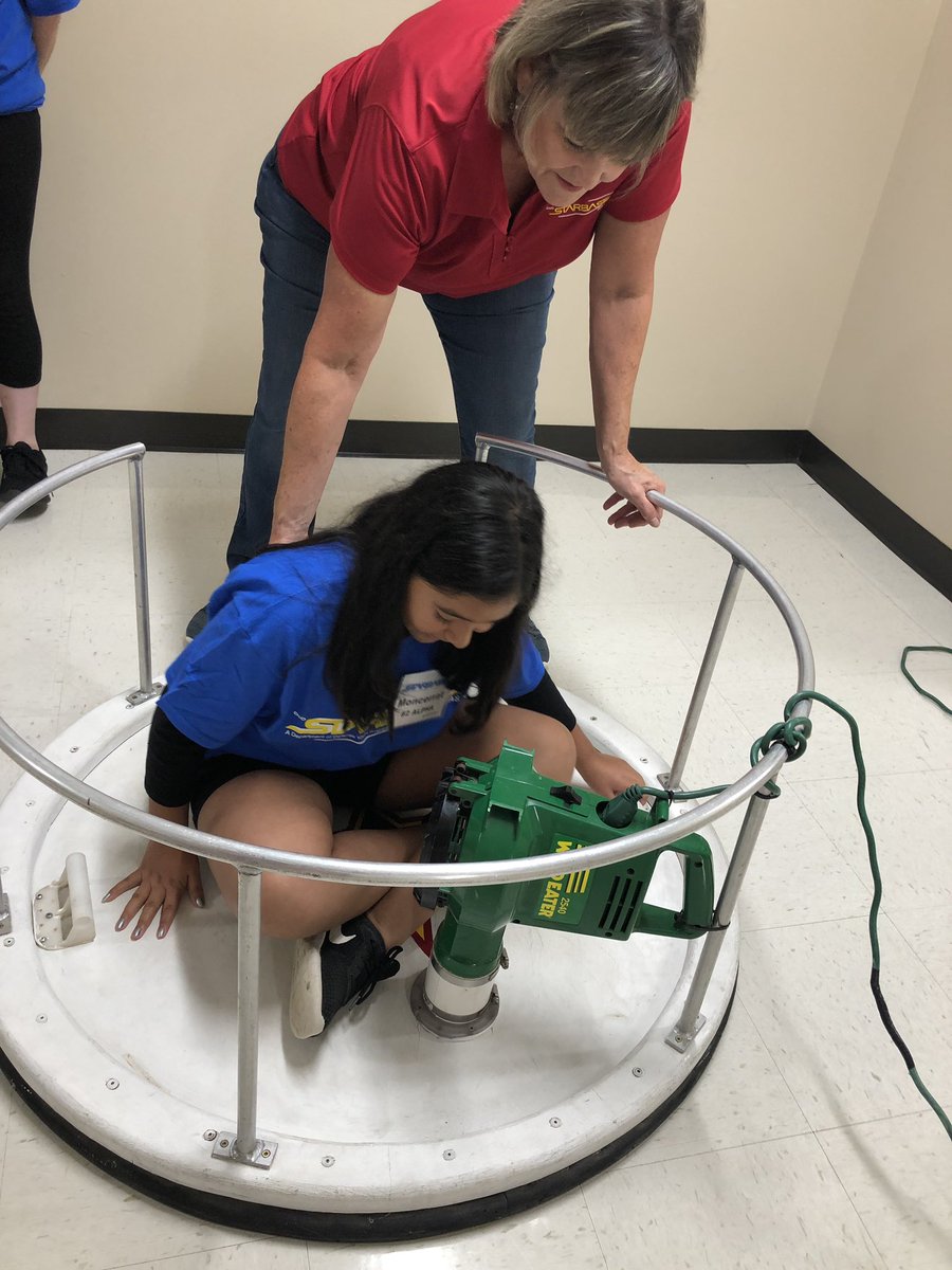 Ms_Davison_'s tweet photo. We are exploring Newton’s Laws of Motion! #starbase #why305 @WeAreCottonwood https://t.co/Nzamu62OKw
