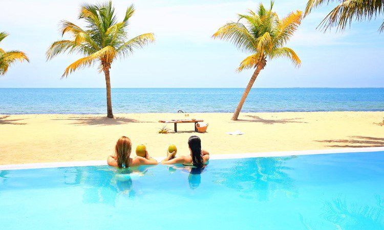 AdventuresBz's tweet photo. Amp up the romance in Belize with a Fall escape! It's always tropical here...Find the perfect Belize vacation on our site: https://t.co/QINYoxbgDV

#Belize #AdventureTravel #AdventuresinBelize #AdventureVacations #IncredibleExperience #HoneymoonAdventures #CouplesAdventures https://t.co/ZEqQHDiGaJ