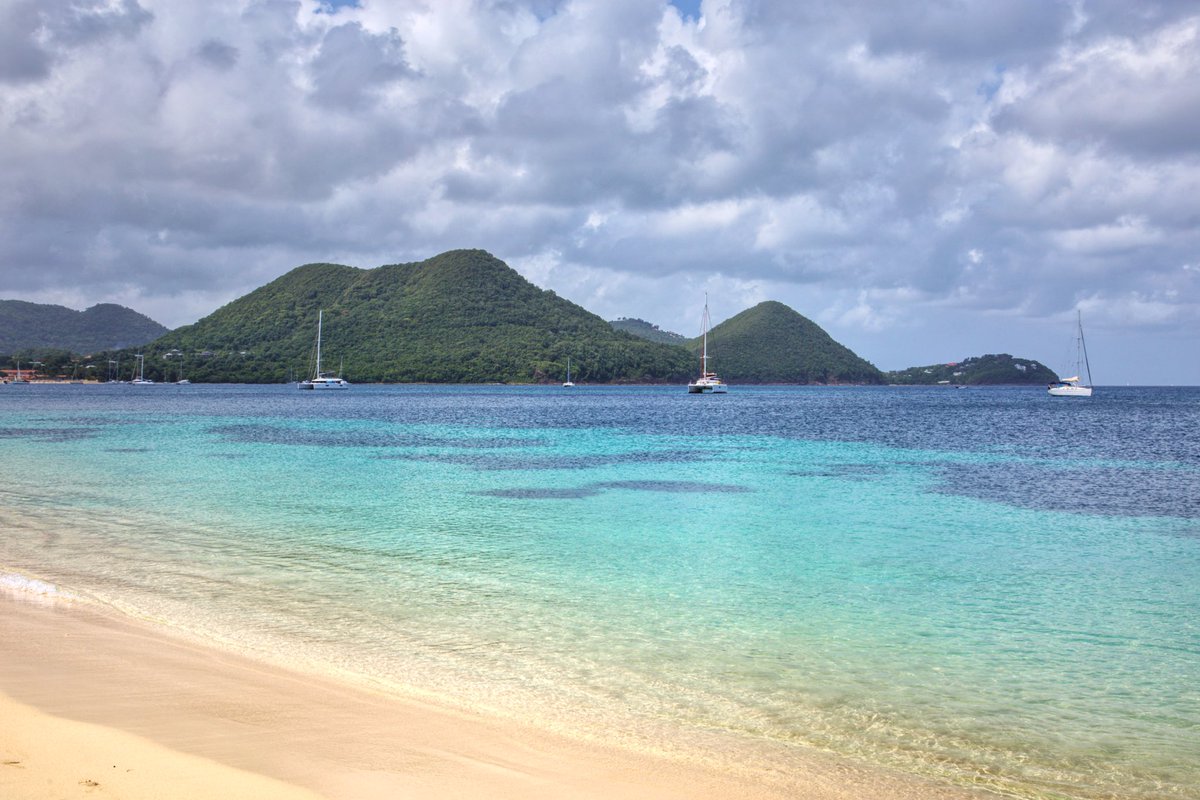 miliman12photos's tweet photo. Paradise even with a few clouds! Highly recommend @Travel_StLucia and this view from @LandingsStLucia #TuesdayMotivation #TravelTuesday #travel https://t.co/P1BfBn6pyu