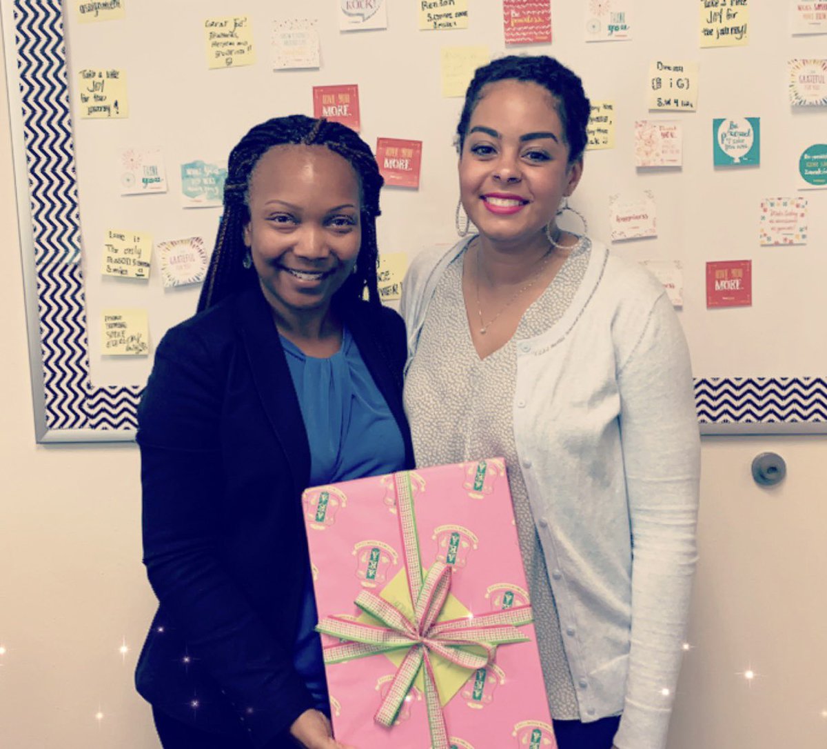 MMcCullum_iLead's tweet image. Thanks a bunch to @ProfMonicaJ for this thoughtful gift. It’s wrapped so beautifully that I don’t want to open it. 💗💚 #AKAEducators #LRENoFinishLine #LakeRidgeNation