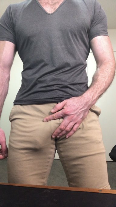1 pic. Live now on chaturbate come and hang out

https://t.co/OhKFdvpv6B

#bulge #datass #manass #nsfw