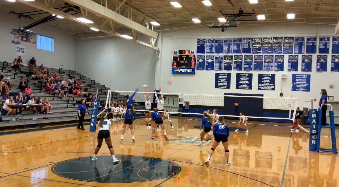 MaidenHighVB's tweet photo. Sweet victory! #goladyblue #maidenvolleyball2019 #1-0 https://t.co/0jUzxSb2mI