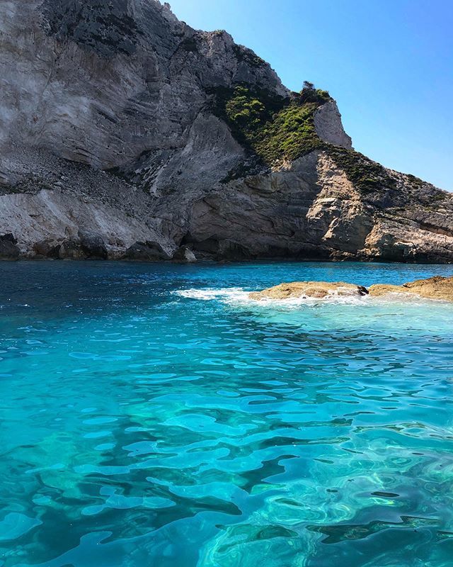 eddysurf's tweet photo. 🏝
.
.
.
.
.
#visualoflife #landscape_captures  #main_vision #beachlife #thecreative #awesome_earthpix #iphoneonly #islandhopping #flashesofdelight #artofvisuals #iphoneography #natureaddict #travelphotography #travel_greece #dametraveler #allnaturesh… https://t.co/d0V6rli73R https://t.co/eOVeF3GncK