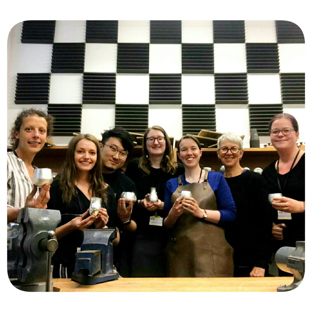 CTSilversmith's tweet photo. Spent a full on week assisting Rebecca De Quin on the @CBsilversmiths #SkillsTrainingProgramme #Graduate Course last week, with many thanks for the support of @GsmithsCentre and @V_and_A. Great to be giving back to such an important initiative. #hammerwork #silversmithing https://t.co/5rEamPDyga