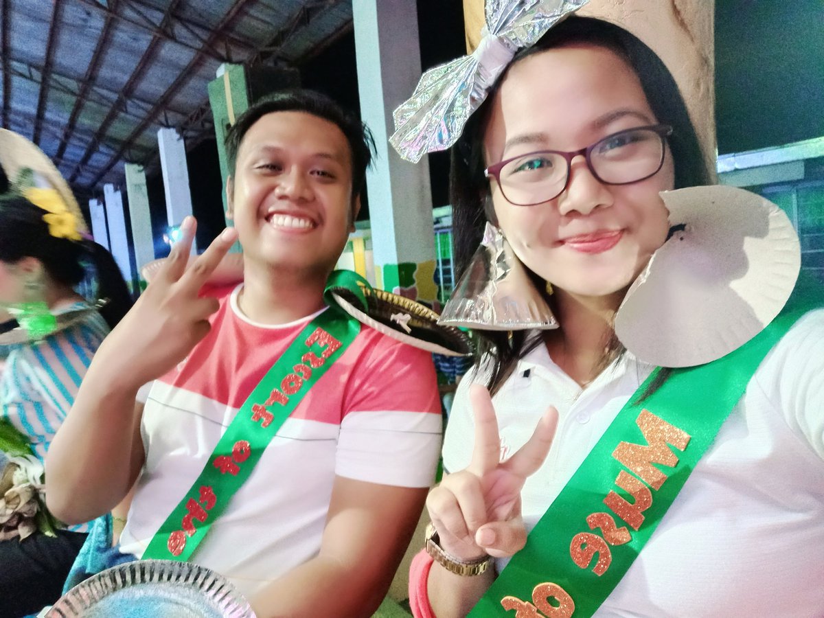 SevillaShara's tweet photo. We did it sir haha. On the spot talaga ee haha. Muse of the night
#firstever
#anotherExperience
#DNHS https://t.co/aCXEesDtJO