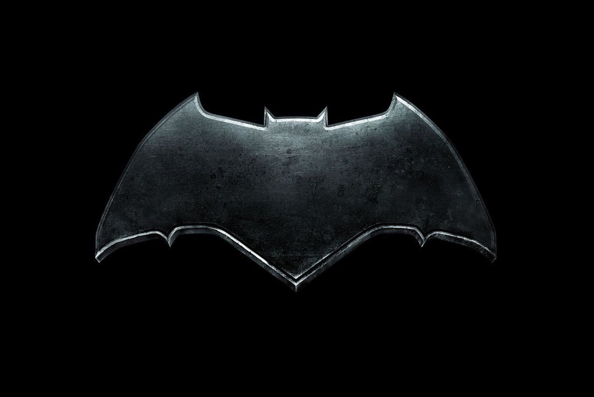 LewisPackwood's tweet image. Forgive me, I’m a bit behind, but have you seen the logo for the DC Batman films? What happened here? #Fatbat