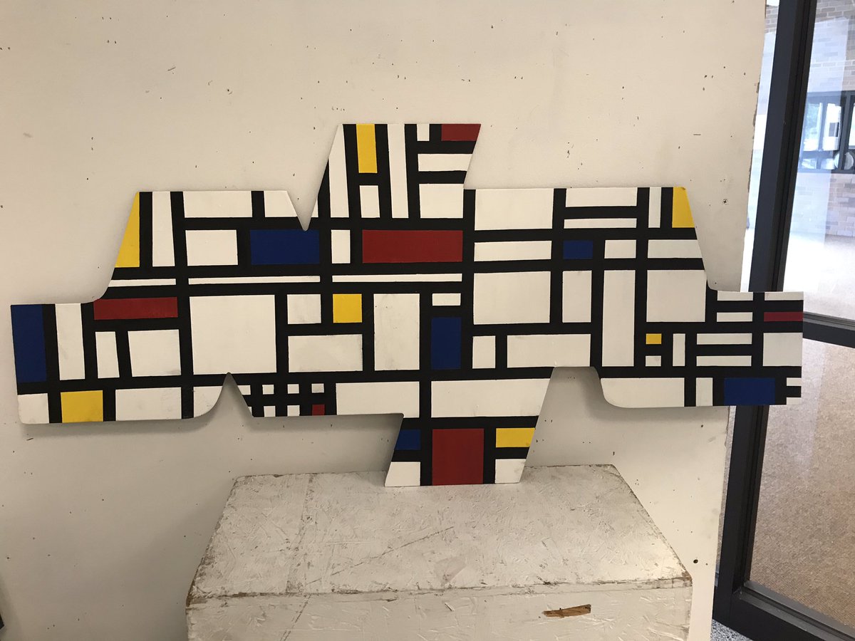 VisualArtsatNA's tweet photo. Welcome back, Tigers! Let's make 2019-20 a GREAT Year of Art Making and Art Learning! #BackToNASD #nasdlearns https://t.co/wRQcmSGvur