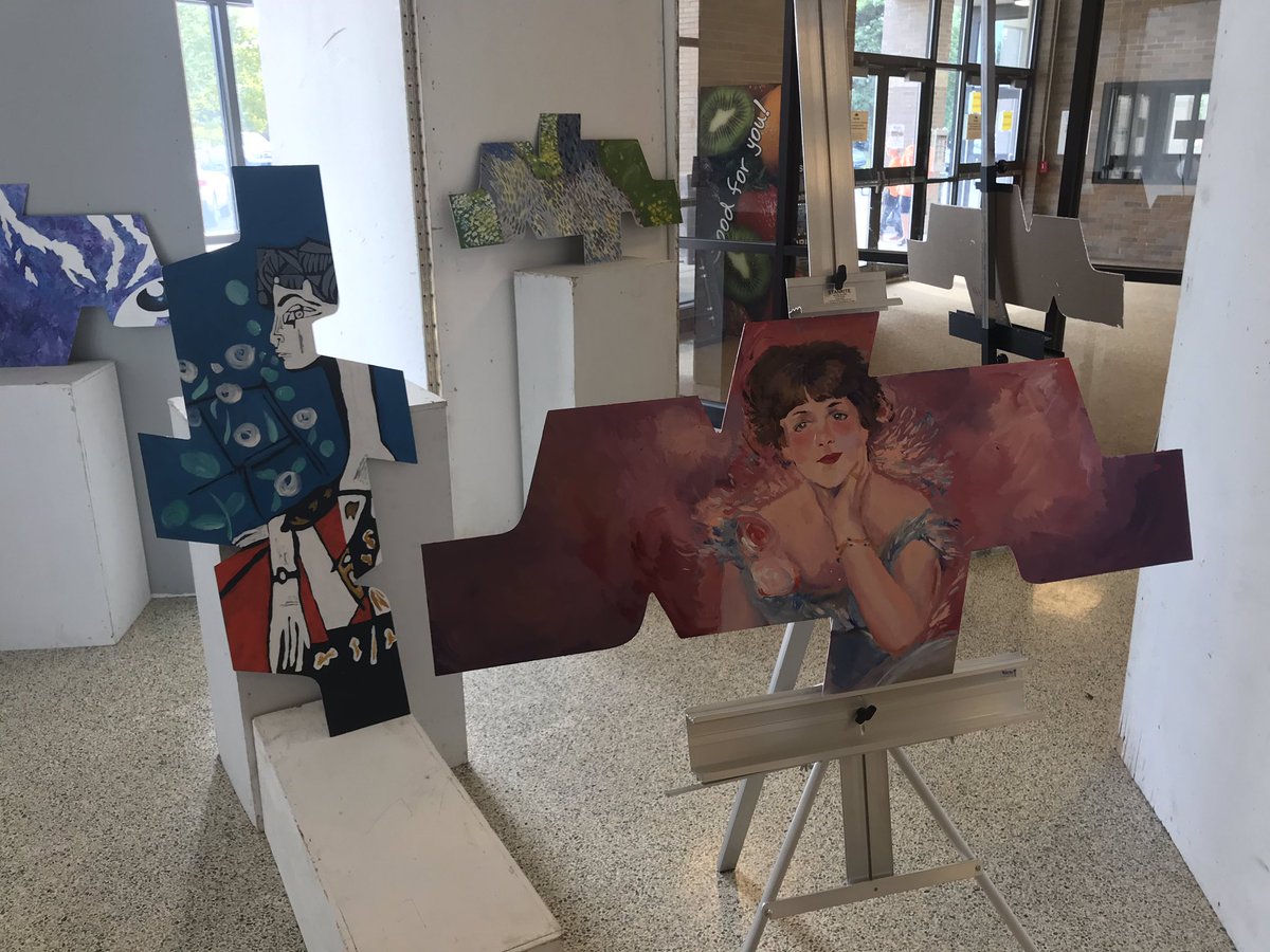 VisualArtsatNA's tweet photo. Welcome back, Tigers! Let's make 2019-20 a GREAT Year of Art Making and Art Learning! #BackToNASD #nasdlearns https://t.co/wRQcmSGvur
