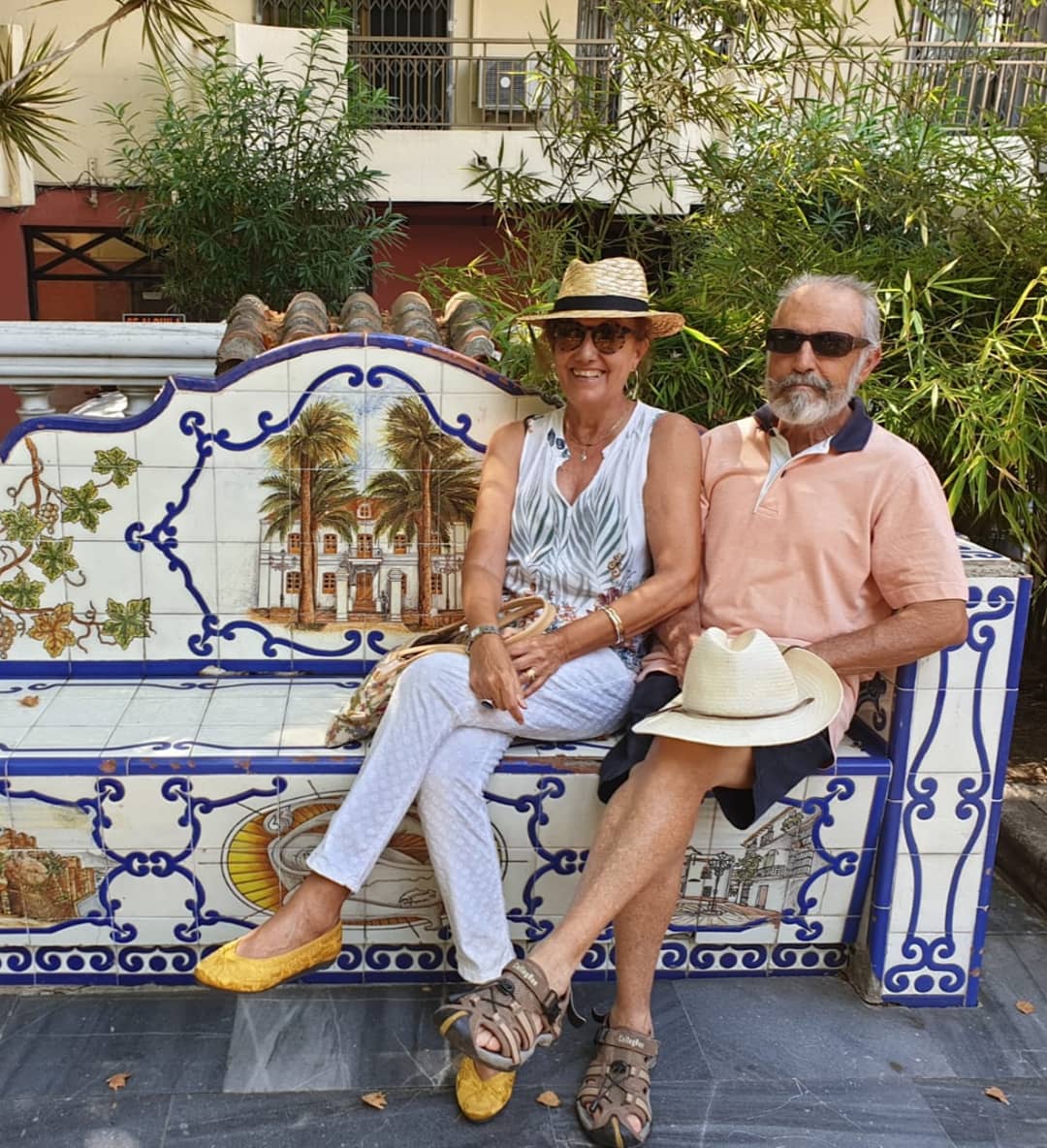 Marlore2's tweet photo. Paseando por Marbella en la mejor compañía. 😊☀️❤ #Marbella #funwithfriends #verano2019 #LiveLoveTravel #DuendeDelSur #Andalucia #vidadejubiletas #lifeisgood❤️ #lifeflows  @marbellaoldtown @LIDIAMARTINEZZ https://t.co/ooYeYq65Fw