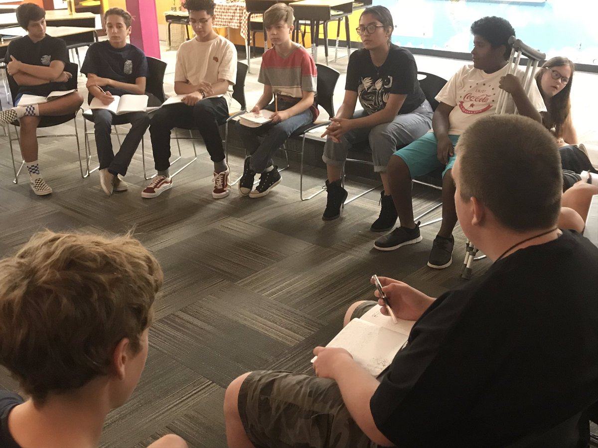 PFFSUniversity's tweet photo. @cityhightucson graduate Sam Zazueta talks to @PFFSUniversity students about her @nytimes award-winning radio story “My Incarcerated Family” https://t.co/GdnMYi4AUp