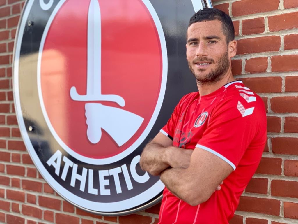 tomerhemed10's tweet photo. Delighted to join @cafcofficial and be part of an amazing club. Can’t wait to put the red shirt on and score lots of goals!!! See you at The Valley! 🔴⚪ #thanksgod
🙌🏻  #newbeginning https://t.co/BQKnISVMP9