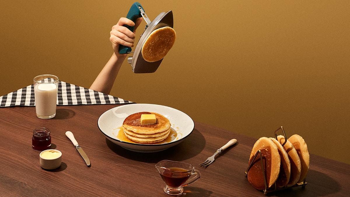 When translated literally, what does the word "breakfast" mean? That's the question bilingual Spanish photographer <a href="/tessadoniga/">Tess</a>  answers with humor in her series "Break/fast," a collaborative project with art journal Polpettas. ppmag.com/news/photograp…