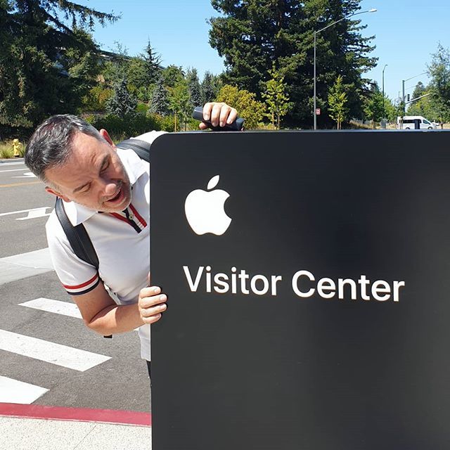 ift.tt/1e7GRb4 Silikon vadisine gelmişken rakibin merkezine de  uğrayıp yeni ayfonlar hakkında bilgi sızdırmaya çalıştım ama olmadı. Apple infinity loop'u çok iyi korumuşlar!  #apple #infinityloop #applepark #cupertino
