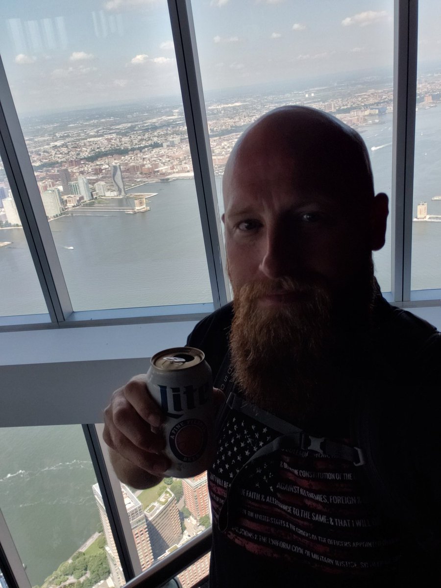 KWhitlock21's tweet photo. @MillerLite 
Y have a Miller at 1,776 feet...  Cause 'Merica. @OneWorldNYC https://t.co/IAxQ0uMao5