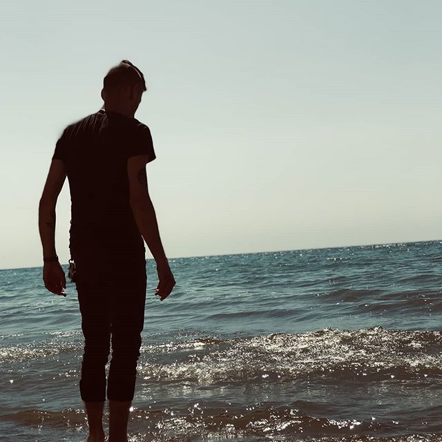 chrisdupont's tweet image. Moments of clarity

#lakemichigan #michigansummer #longwalkswithdearpeople #skinnyjeansonthebeach #vacation
#thirdcoast ift.tt/2KZCD74