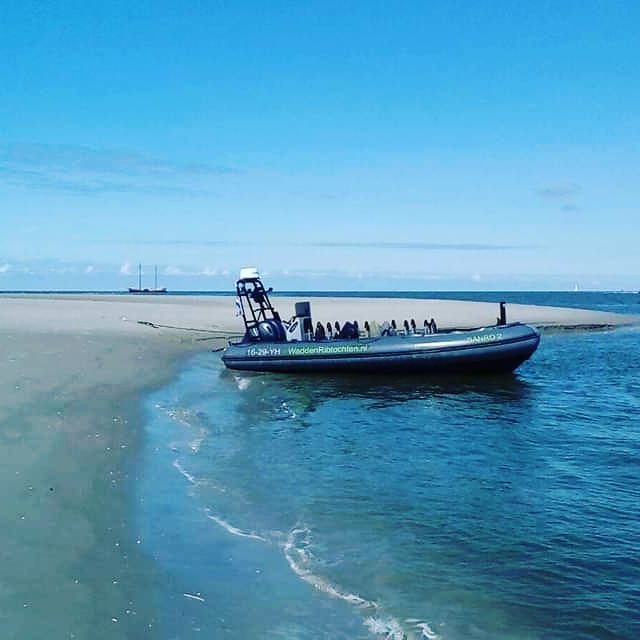 RobUbels's tweet photo. Blijft een bijzondere gebeurtenis #trouwen #waddenzee #Engelsmanplaat

https://t.co/UhNwSDuF9p https://t.co/FBChgVn7BT