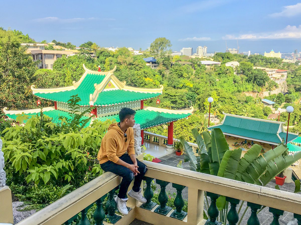 iamjefftipan's tweet photo. This place is very serene and it offers a good view. Amazing place and worth the trip, take pictures anywhere except the altars. #TaoistTemple #CebuCity #CeView #CebuPh https://t.co/hB3tjASP3r