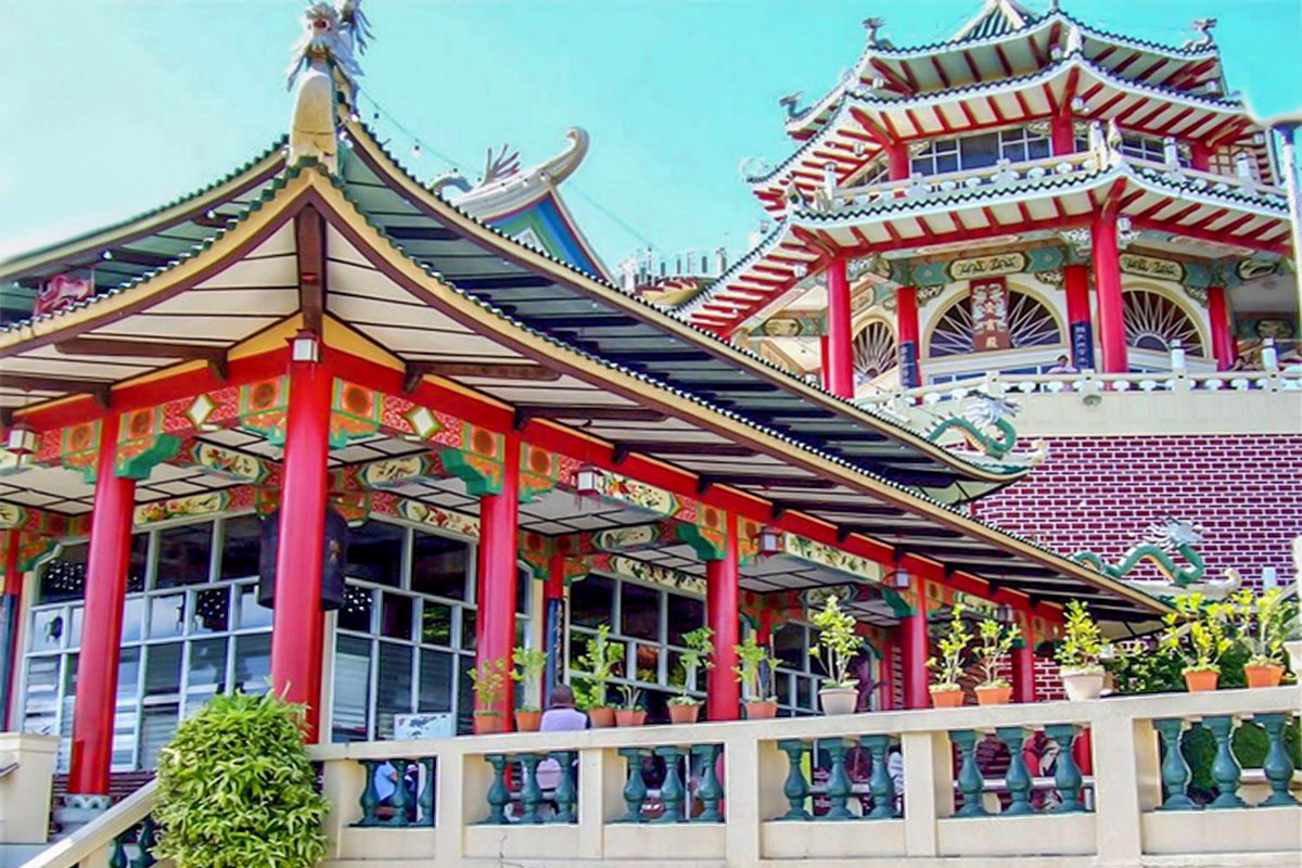 iamjefftipan's tweet photo. This place is very serene and it offers a good view. Amazing place and worth the trip, take pictures anywhere except the altars. #TaoistTemple #CebuCity #CeView #CebuPh https://t.co/hB3tjASP3r