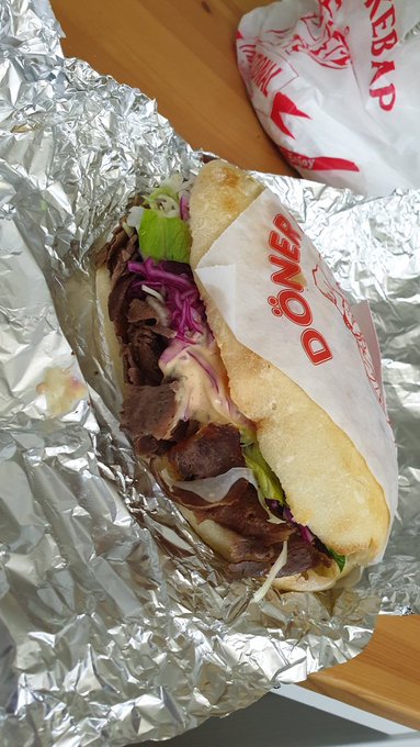 Man g&ouml;nnt sich ja sonst nichts 😍 #D&ouml;ner  #foodie #foodporn #instafood #instagood #delicious #yummy #yum<a href="/tag/d%C3%B6ner"class="tags">#D&ouml;ner</a><a href="/tag/foodie"class="tags">#foodie</a><a href="/tag/instagood"class="tags"><span>#instagood</span></a><a href="/tag/foodporn"class="tags"><span>#foodporn</span></a><a href="/tag/delicious"class="tags"><span>#delicious</span></a><a href="/tag/instafood"class="tags"><span>#instafood</span></a><a href="/tag/yum"class="tags"><span>#yum</span></a>