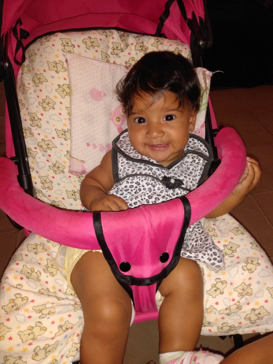 Carol_viicente's tweet photo. Minha vida sem vc n tem Sentido..🥰🥰🥰
#Filhaa https://t.co/AJOEmzf4Wv