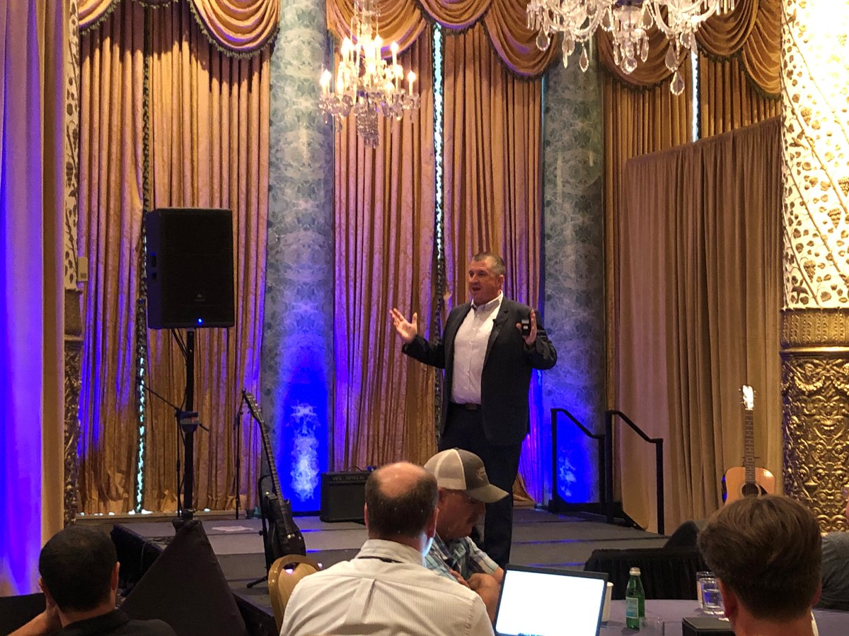 WAVonline's tweet photo. Motivating speech from Shawn Lucas of @ruckusnetworks about uncompromising connectivity and constantly striving for greatness!
#partnerconference2019
#international
@mbsiwav https://t.co/aGuuolMYNf