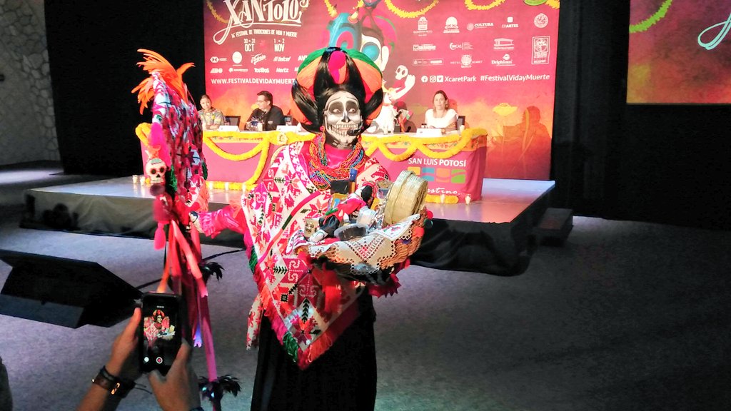 Ya estamos en la conferencia de prensa del #FestivalVidaYMuerte que en esta ocasión el estado invitado es #SanLuisPotosi <a href="/XcaretPark/">Xcaret</a>