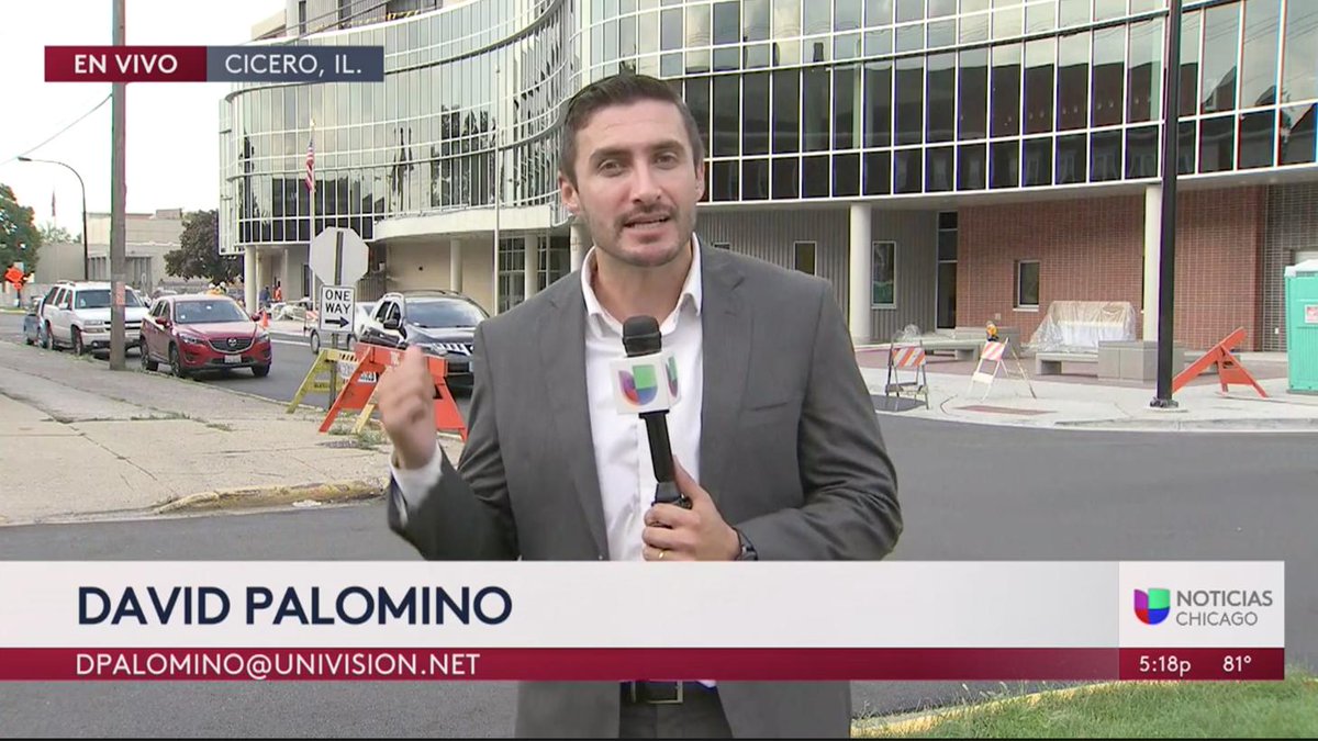 D99Cicero's tweet photo. ¡Gracias, @unichicago! 📹🎙️📺
Watch Univision's story on Sherlock from yesterday's newscast here: https://t.co/SfTrrKGdQV
#ignite99 #ilumina99 #ignitED99 #weareSherlock #somosSherlock https://t.co/AuY5ZMpcok