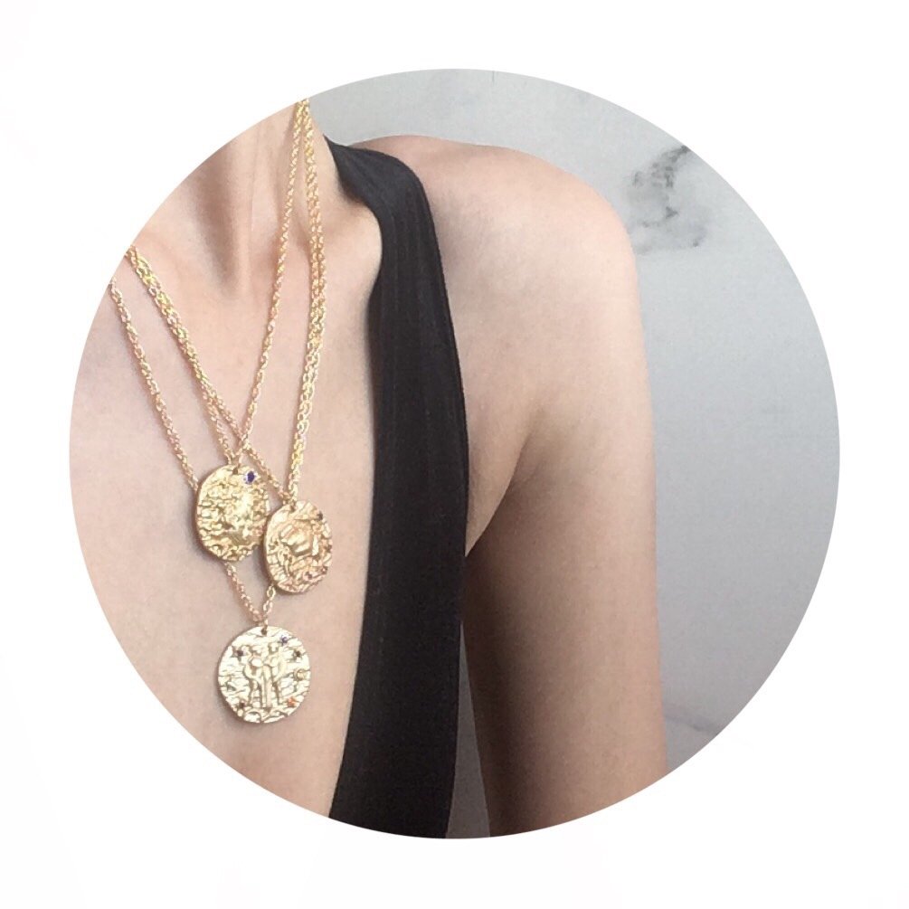 Magpie_Jewels's tweet photo. 🦁🦀👭

Zodiac Pendant Necklace £18

https://t.co/J9MK6wXJqR

#MagpieJewels #myMagpieJewels #BoutiqueVibesatHighStreetPrices⠀⁠

#horoscope #zodiac #pendant #necklace https://t.co/yFlM6GUKYh