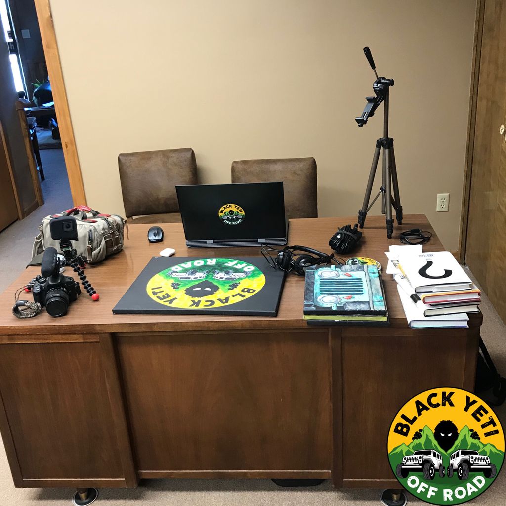 BlkYetiOffRoad's tweet photo. Moving our stuff into the office. We’ve got a few secret projects we’ve been working on. 😅 https://t.co/aTZaABEqo9