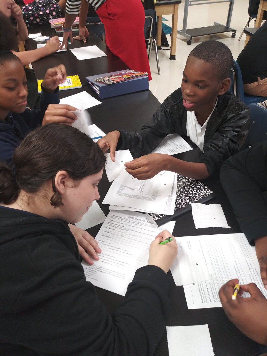 CRenfroe4EDU's tweet photo. @HAMOScience engages her students in collaboration to observe and create a hypothesis.  @HorizonAcadFL @Grantham_Greats @BenWhitehouse98 @wkmcateer4 https://t.co/44jVJSskgk