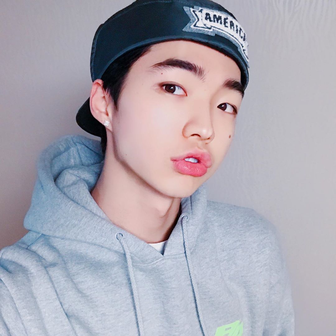 whatishap2's tweet photo. 틴트모델 웨안시켜 https://t.co/N4PJEgJjYG