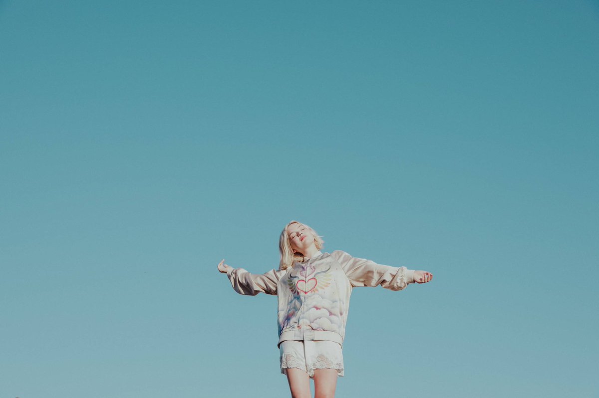 Iikefun's tweet photo. Taylor Swift X Stella McCartney 2019 https://t.co/tNn35Jsczj