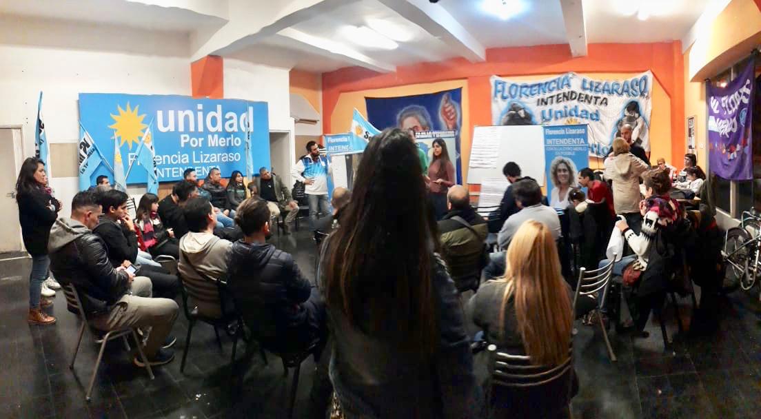 milfloresmerlo's tweet photo. Los compañerxs de @Social21LT a cargo de la charla, para hablar de Empresa Líneas Marítimas Argentinas. Porque un proyecto nacional y popular tiene que tener una empresa estatal que controle todos los medios de transporte #ELMA 
#EncuentroMilitante https://t.co/6pfC5hXwCj
