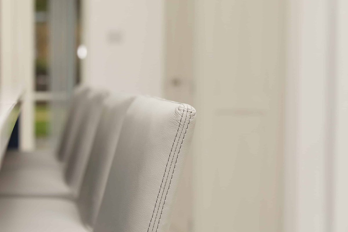 HWKitchenDesign's tweet image. Sociable seating at the centre of the kitchen in this bespoke design
herbertwilliam.co.uk/portfolio/beau…
#kitchenseating #breakfastbar #kitchenisland