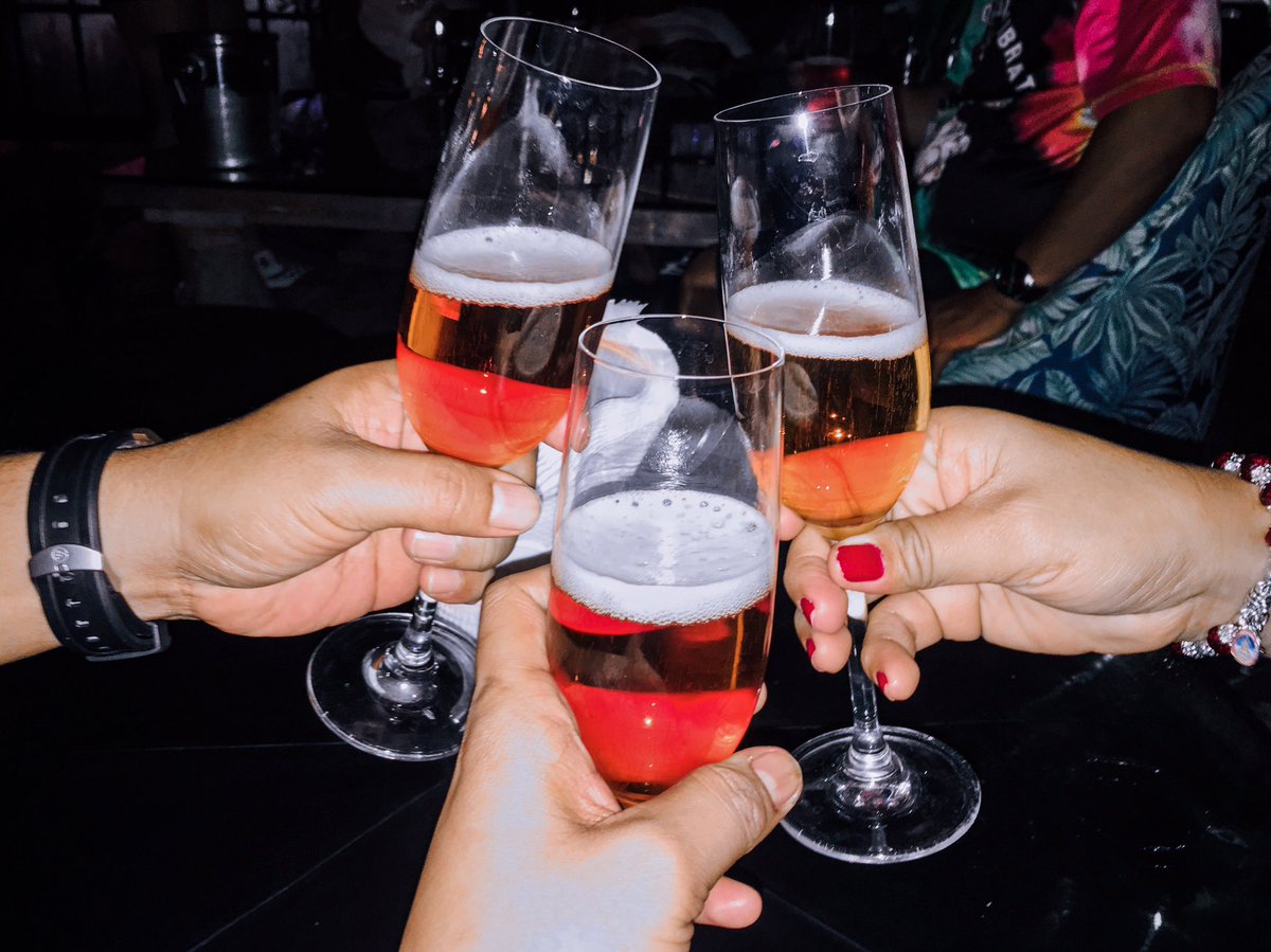 iamjefftipan's tweet photo. The friendly crews and the really nice ambiance will be more than enough. Great place to chill after dinner. #LavieWineShop #CebuCity #CeView #CebuPh https://t.co/sDKwLBOomM